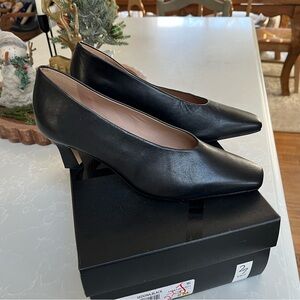 NATURALIZER SEDONA LEATHER SQUARE TOE PUMPS